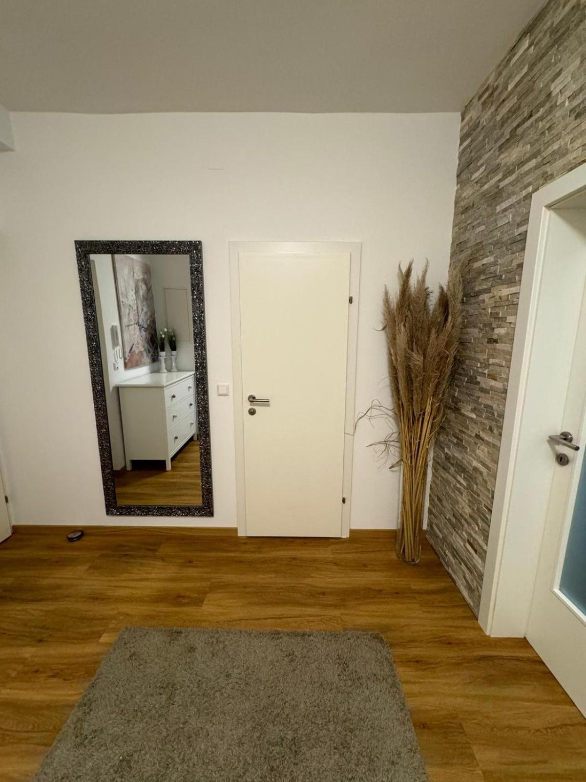 Sunny And Elegant Apartament In Central Location Graz Exterior foto